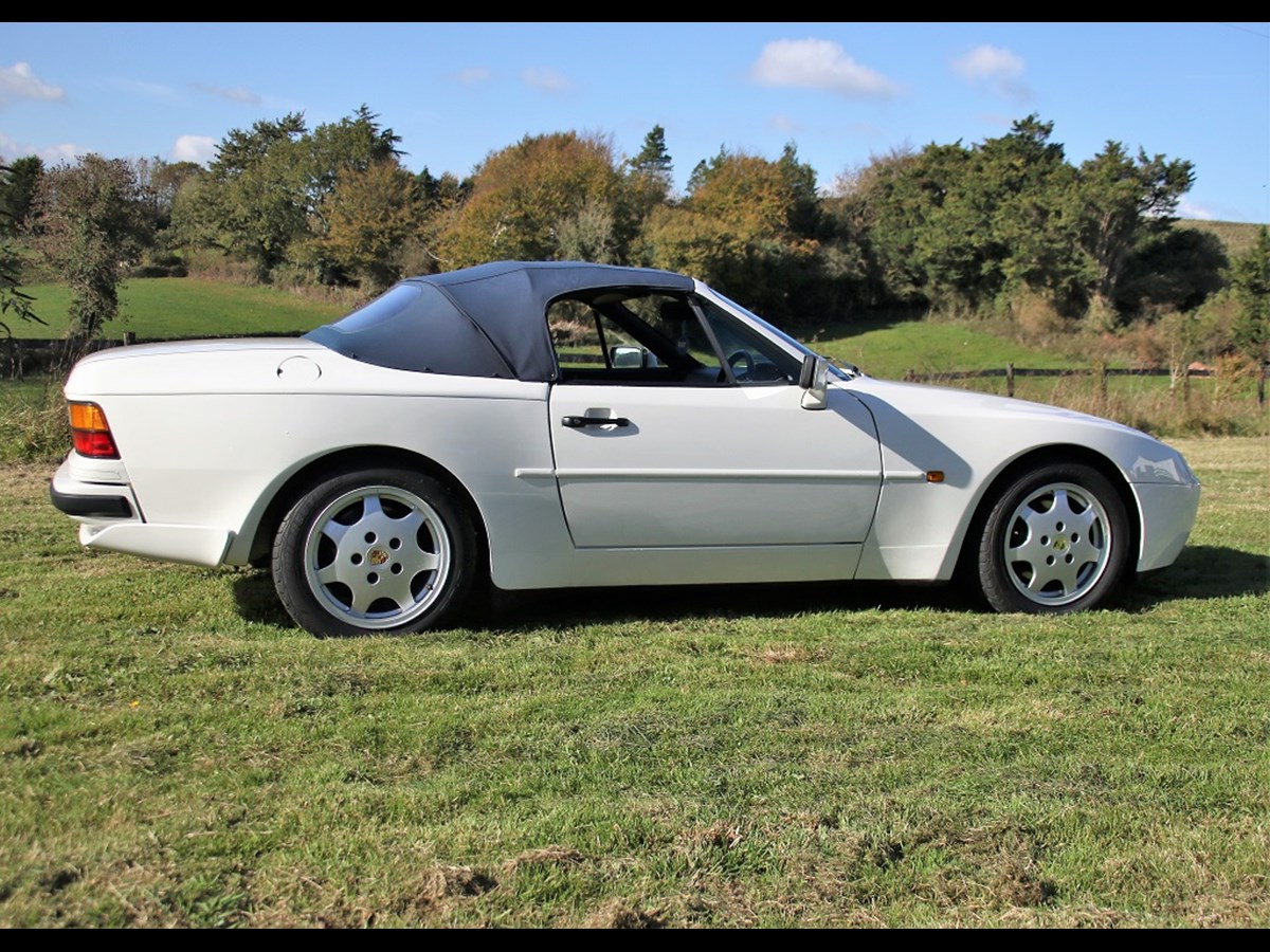 Porsche 944 Turbo Cabriolet