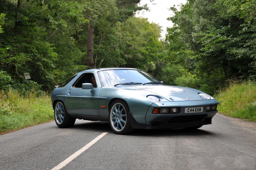 1986 Porsche 928 S Technical Specifications