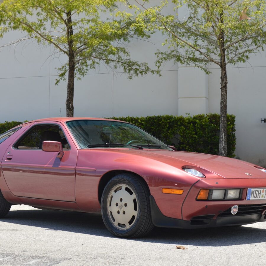 Porsche 928 (1982) - Specifications & Performance