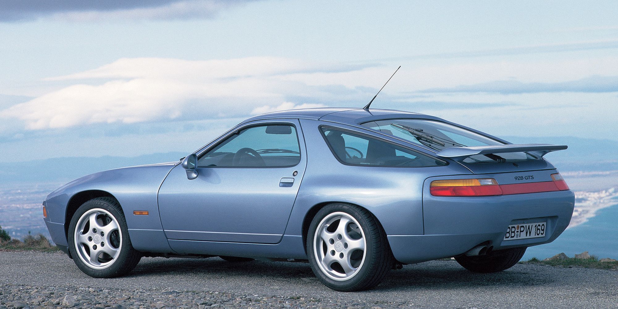 Porsche 928 - Ultimate Model Guide