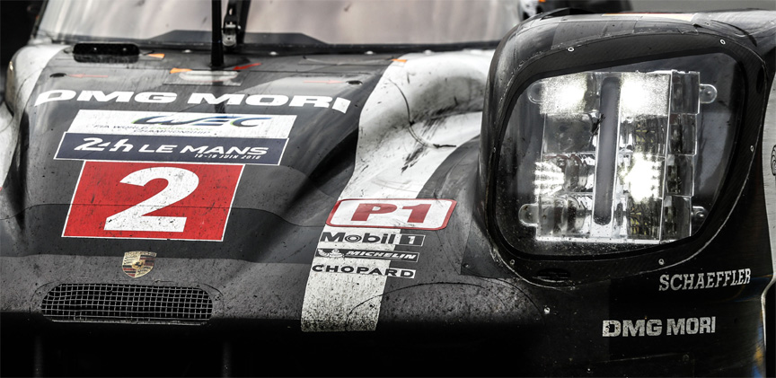 A lot of tyre rubber collected on the nose - no wonder as around 2000 racing tyres were worn out in total by all teams in the 24 hour race