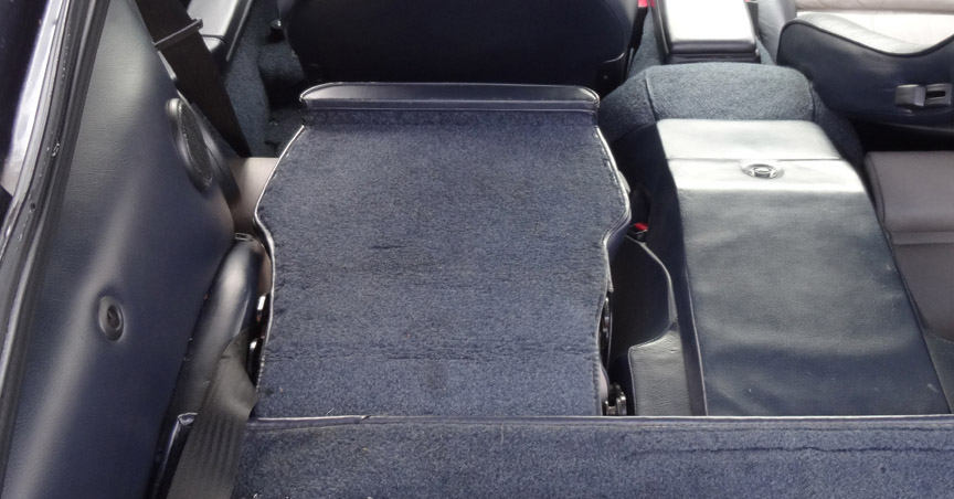 Porsche 928 GT rear seat folded down