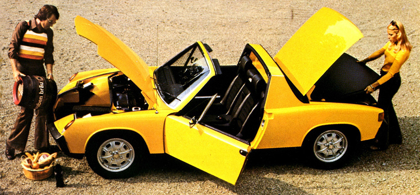 This 914-4 2.0 prototype shows a painted Targa-bar and Pedrini wheels