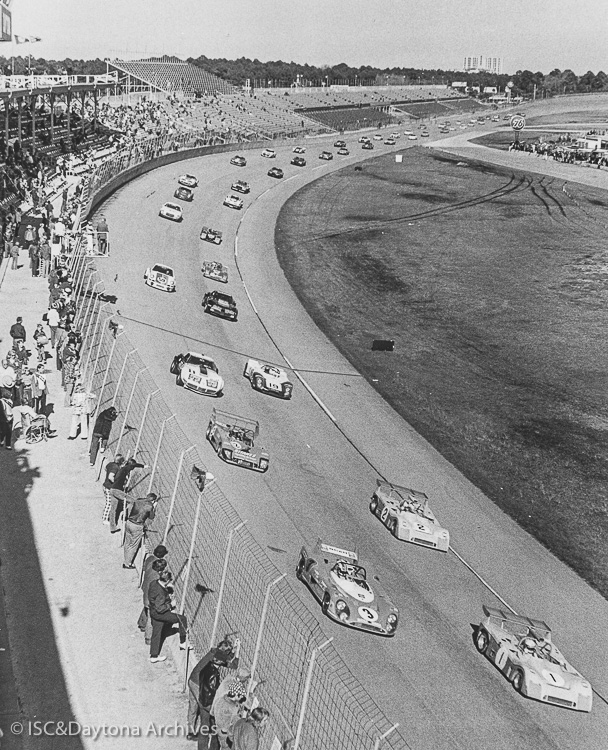 The start 1973 Daytona 24 hours led by John Watson in the Mirage