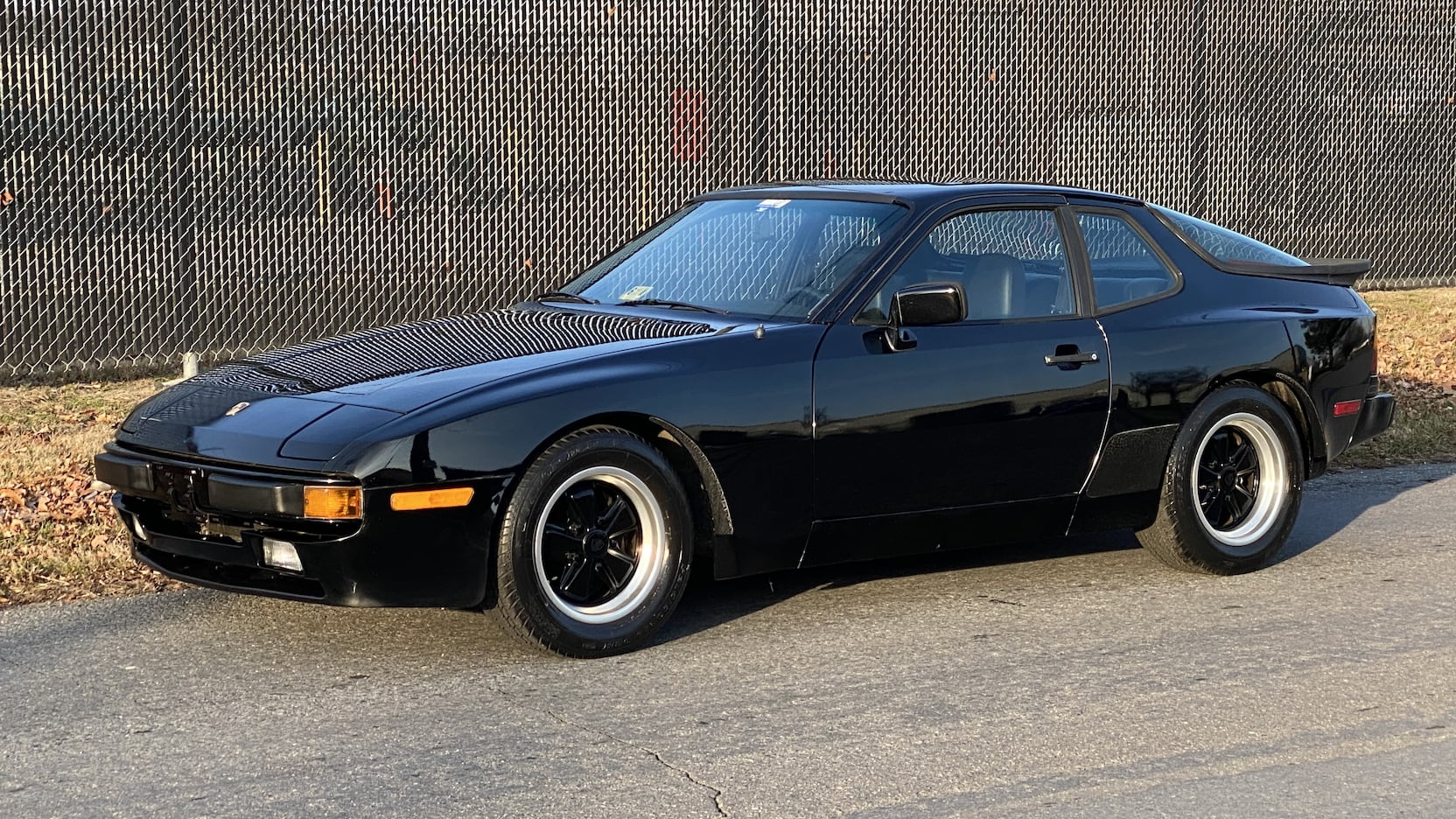 Porsche 944 Coupe (1983) Specs