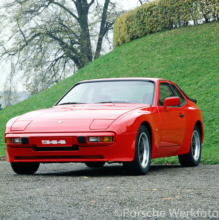 Porsche 944 Coupé, 1982 model