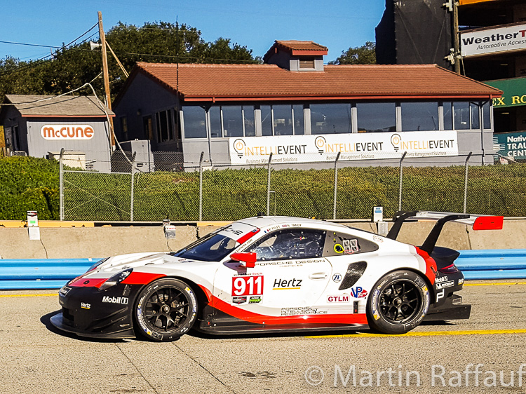 The #911 Porsche goes out for FP3