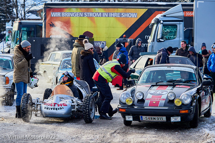 #62 Otto Mathé Fetzenflieger and #83 Porsche 911 2.7 