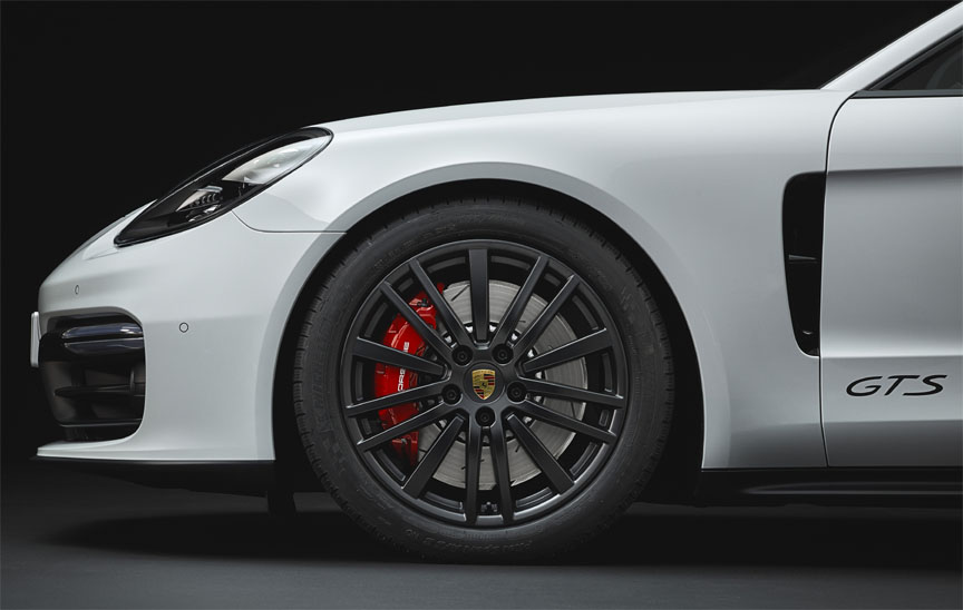 Panamera 971.1 GTS wheel and front brake