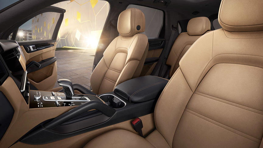 2018 Porsche Cayenne front seats