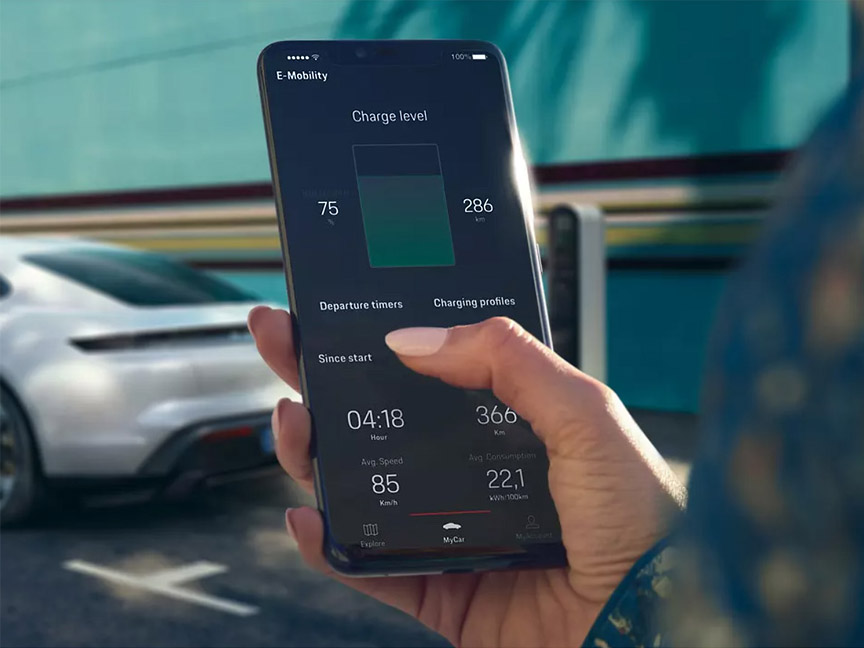 2020 Porsche Taycan app