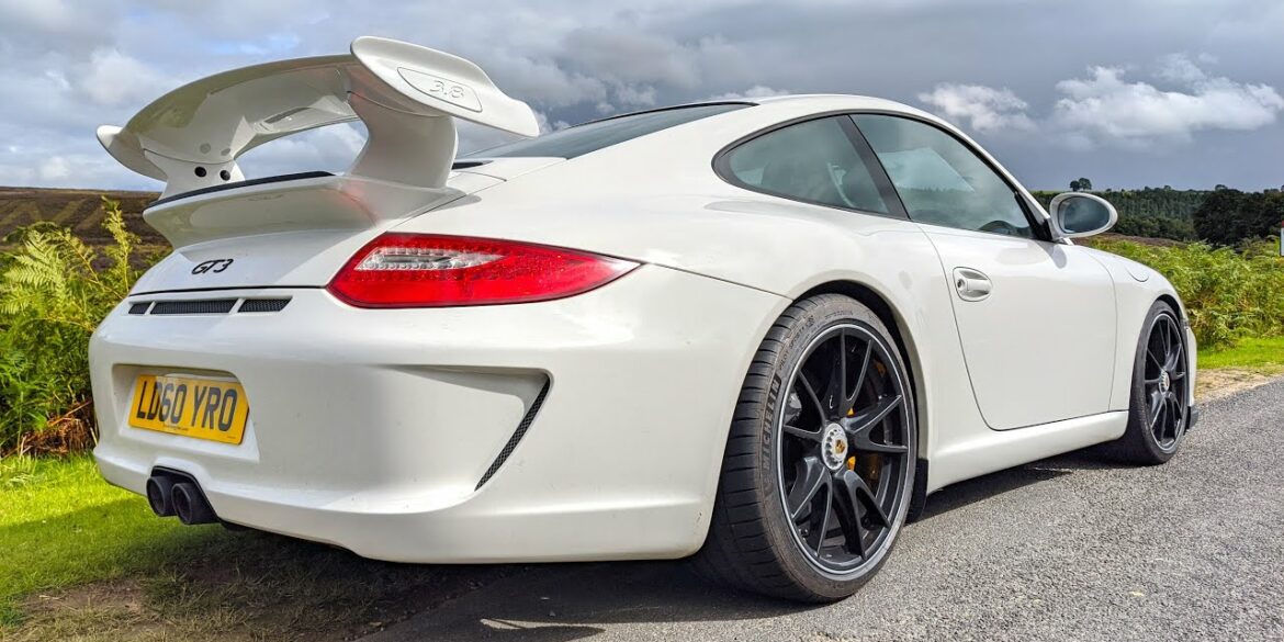 Incredible Porsche 911 997.2 GT3