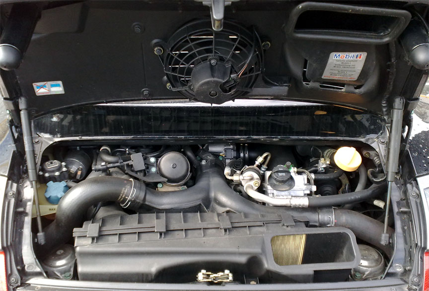 Porsche 911 996 Turbo engine room