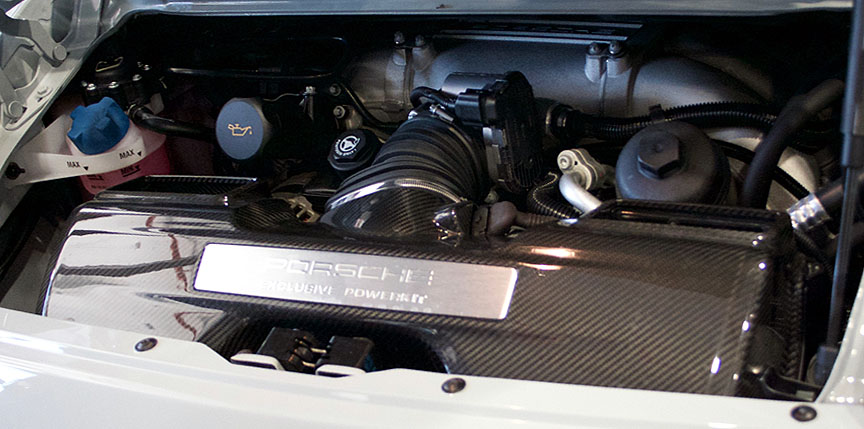 Porsche 911 997 Sport Classic engine room, carbon air box