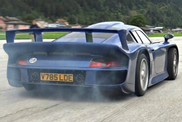 Porsche 911 GT1 Strassenversion Goes DRAG RACING! - Start Up & Full Throttle Accelerations!