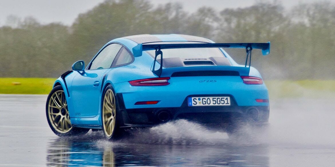 The 991.2 Porsche 911 GT2 RS on Top Gear