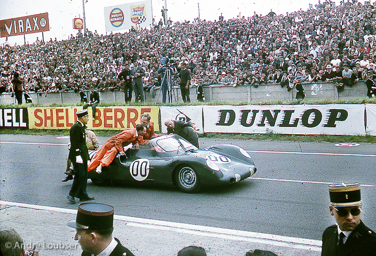 The gas turbine Rover-BRM of Richie Ginther and Graham Hill