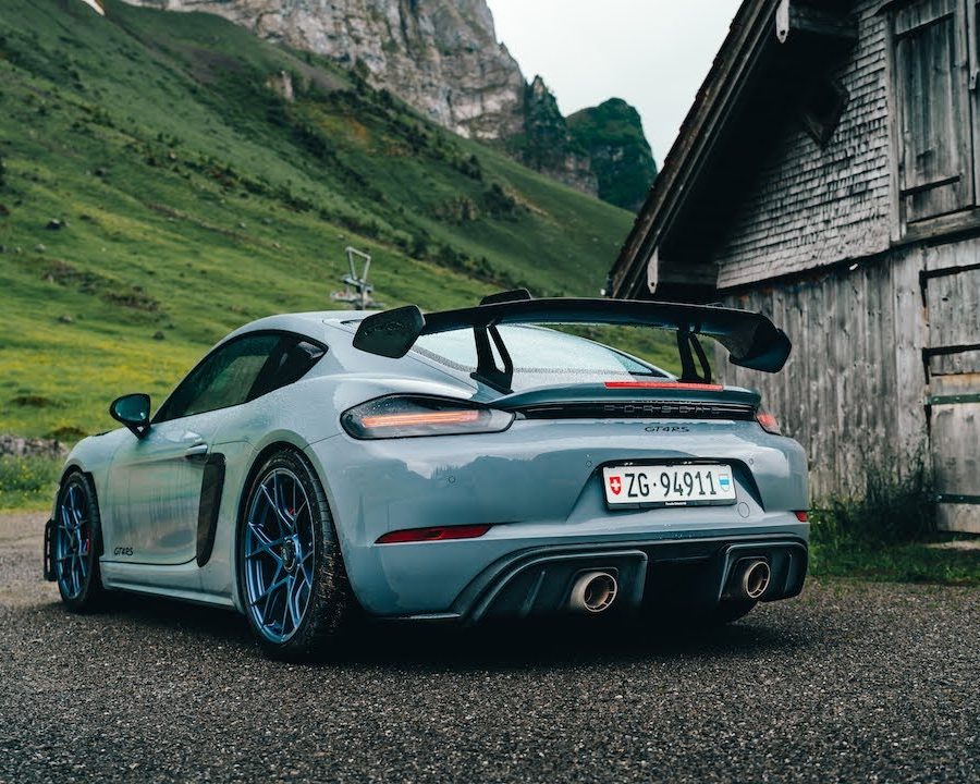 VIDEO: Coffee Run in a Porsche GT4 RS