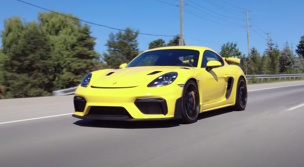 2022 Porsche Cayman GT4 RS