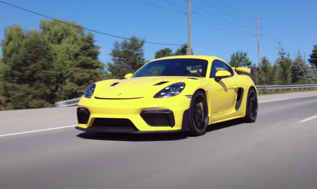 2022 Porsche Cayman GT4 RS