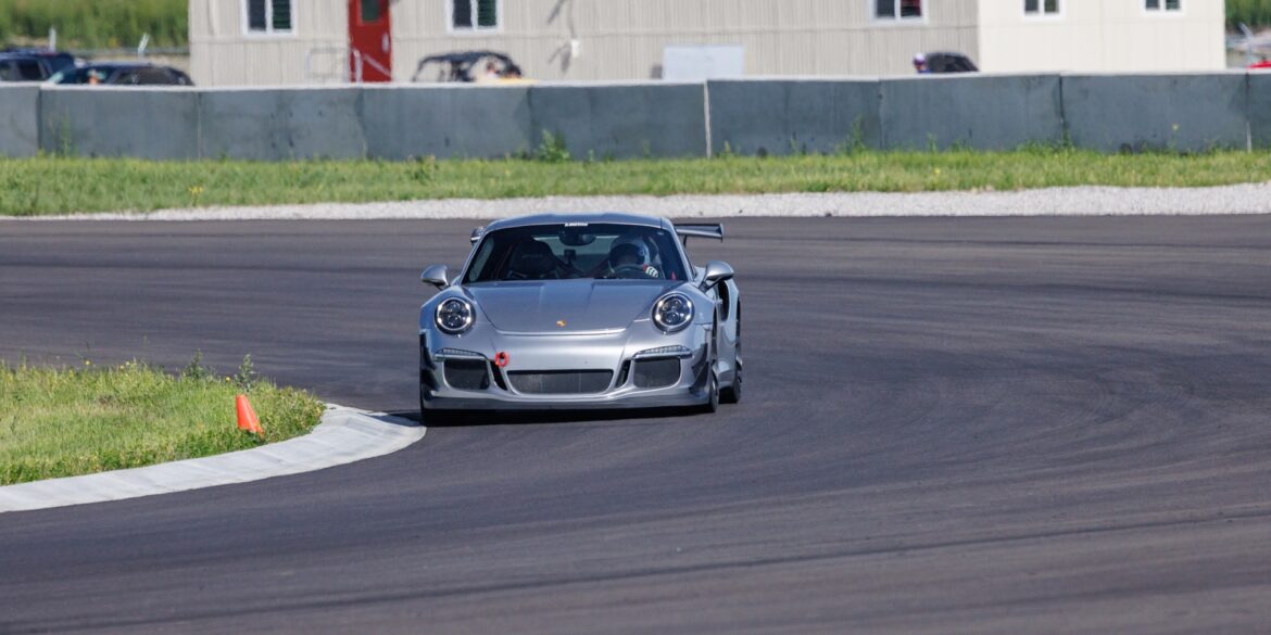 Porsche 991.1 GT3 RS on track